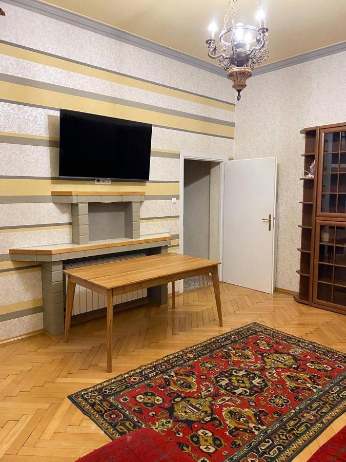 Happy Apartment On Kopernik 30 Lviv Kültér fotó